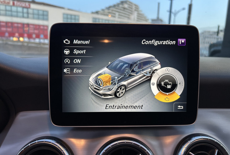 MERCEDES CLA SHOOTING BRAKE 1.6 200 Fascination Pack AMG 156 Ch * TOIT OUVRANT * GPS * SIEGES ELEC