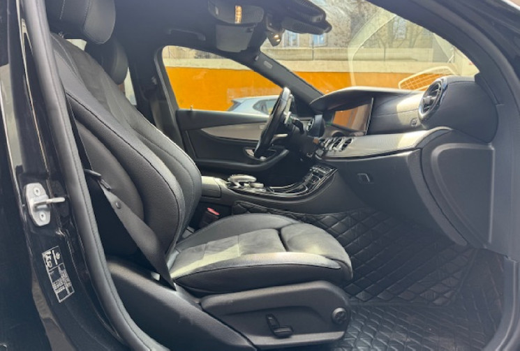 Mercedes CLASSE E  350e AMG 2.0 i 16V 286 Plug in hybrid 9G-TRONIC 211 cv origine France / CARPLAY 