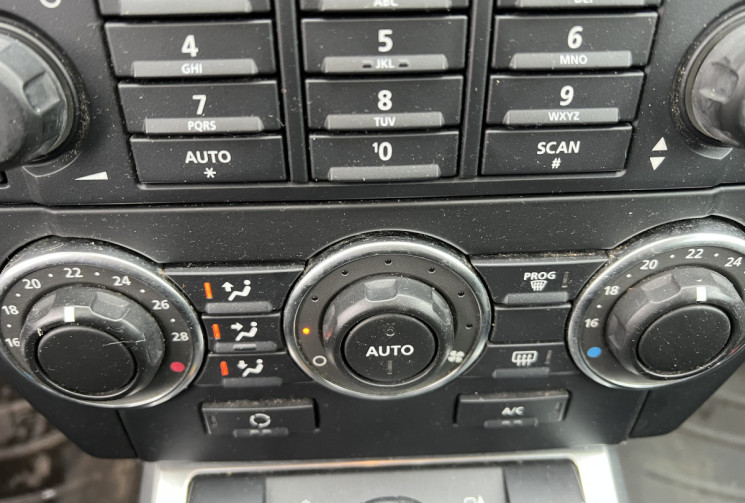 LAND-ROVER FREELANDER II 2.2L TD4 4x4 160cv Boîte auto