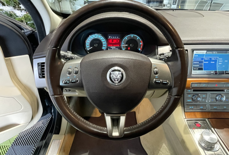Jaguar XF 3.0 V6 240 ch Luxe