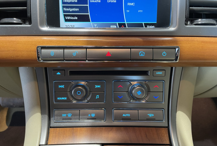 Jaguar XF 3.0 V6 240 ch Luxe