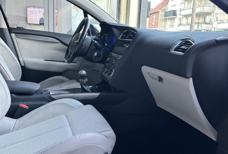 Citroën C4 1.6 VTI 120 EXCLUSIVE