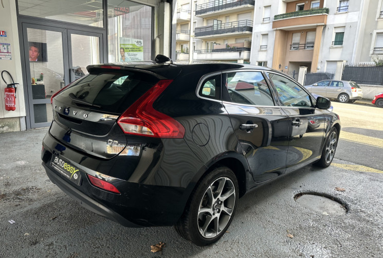 VOLVO V40 120 GEARTRONIC