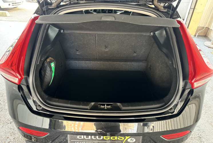 VOLVO V40 120 GEARTRONIC