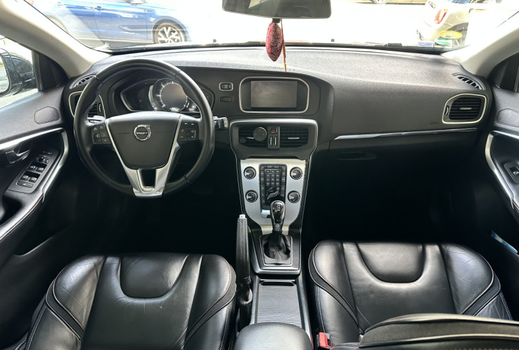 VOLVO V40 120 GEARTRONIC