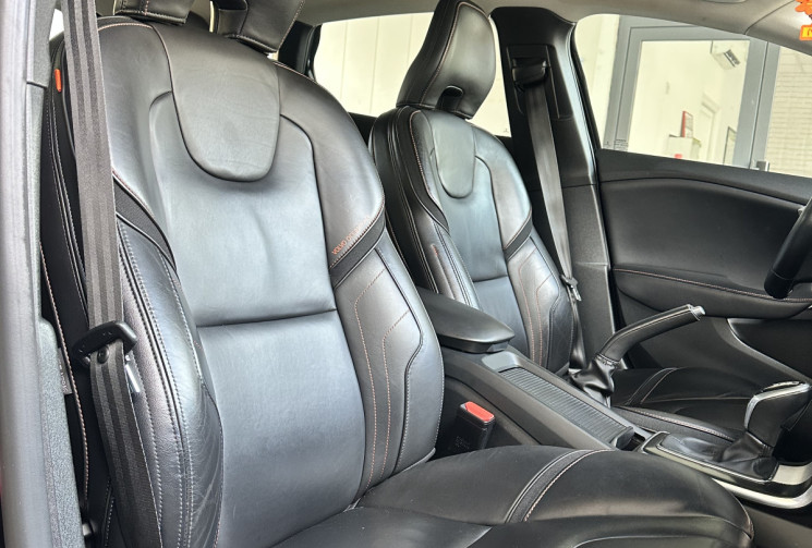 VOLVO V40 120 GEARTRONIC