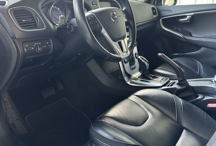 VOLVO V40 120 GEARTRONIC