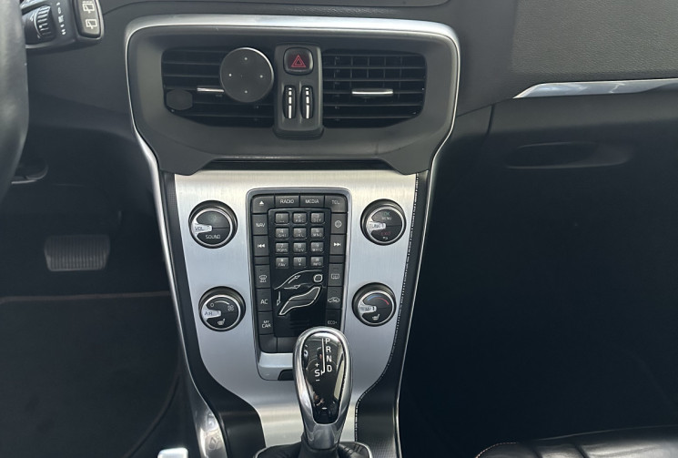 VOLVO V40 120 GEARTRONIC