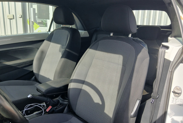 VOLKSWAGEN COCCINELLE  II Coccinelle Cabriolet 1.6 TDI 105 GARANTIE 6 MOIS 