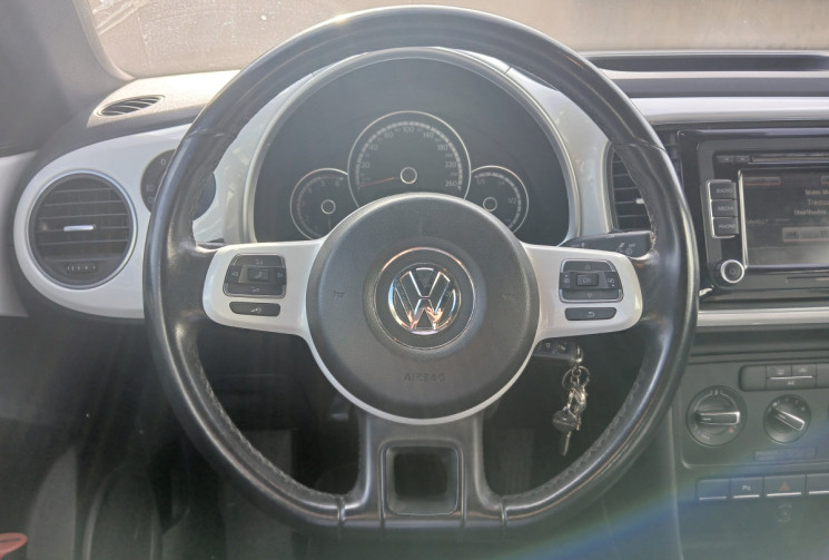 VOLKSWAGEN COCCINELLE  II Coccinelle Cabriolet 1.6 TDI 105 GARANTIE 6 MOIS 