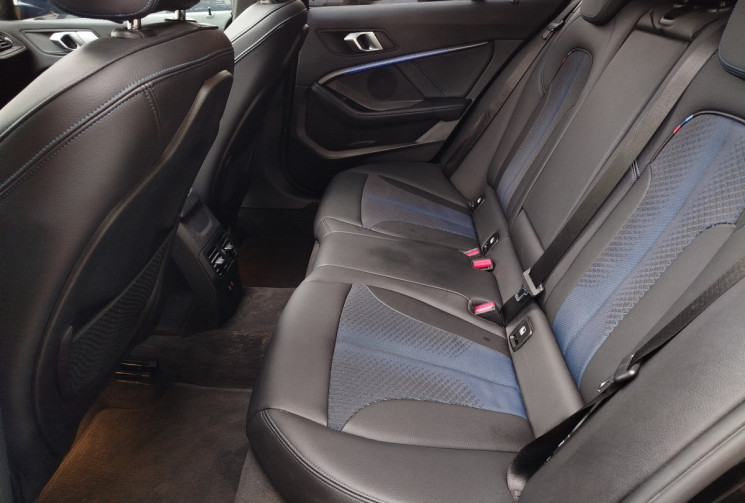 BMW Série 1 F40 120 i 2.0 178 ch Pack M / TOIT OUVRANT PANORAMIQUE 