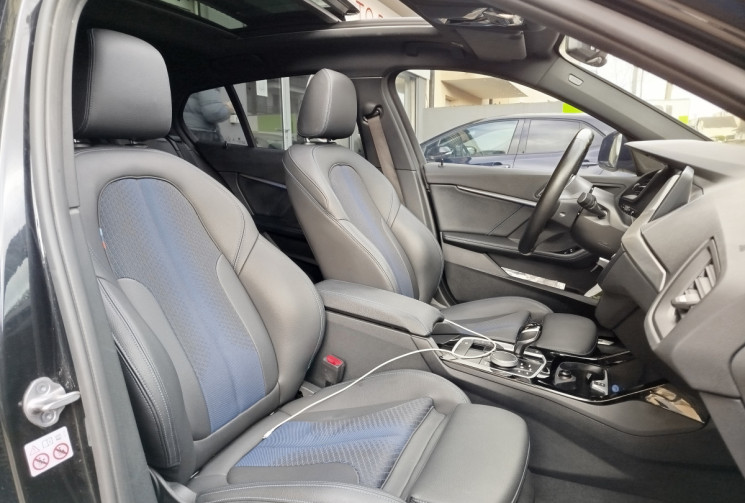 BMW Série 1 F40 120 i 2.0 178 ch Pack M / TOIT OUVRANT PANORAMIQUE 