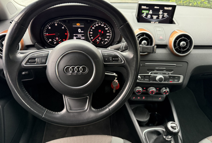 Audi A1 1.6 TDI 116 Sportback Ambiente / LED / SIEGES CHAUFFANTS