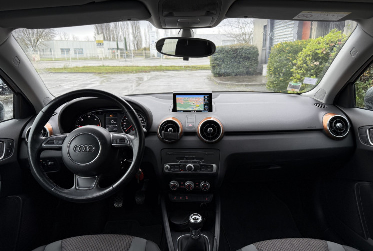 Audi A1 1.6 TDI 116 Sportback Ambiente / LED / SIEGES CHAUFFANTS