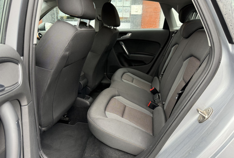 Audi A1 1.6 TDI 116 Sportback Ambiente / LED / SIEGES CHAUFFANTS