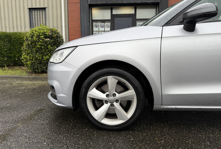 Audi A1 1.6 TDI 116 Sportback Ambiente / LED / SIEGES CHAUFFANTS