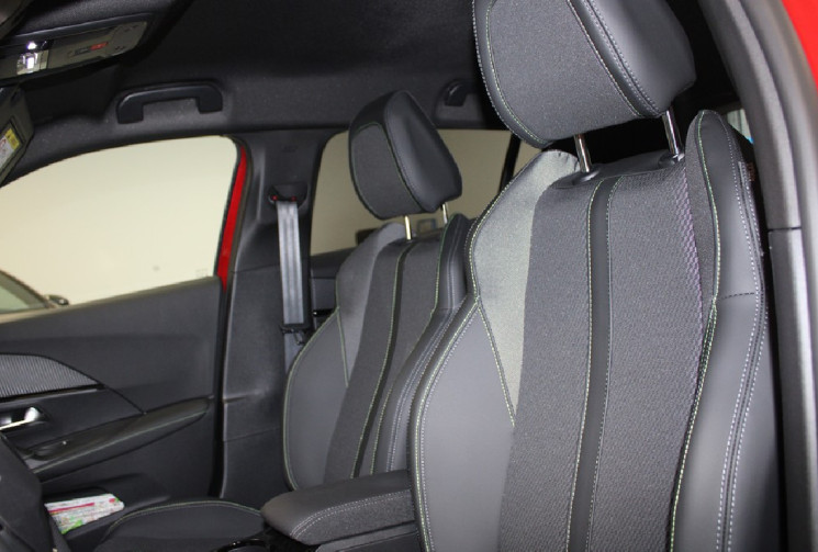 Peugeot 2008 136 Dsc-6 GT HYBRIDE Seulement 2 900 km !!!!!