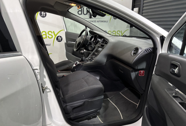 Peugeot 5008 PHASE 2 1.6 E-HDI 120 ACTIVE 