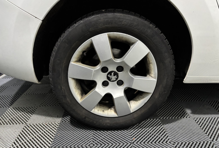 Peugeot 5008 PHASE 2 1.6 E-HDI 120 ACTIVE 