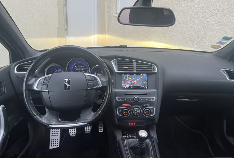 DS DS4 1.6 BlueHDi PERFORMANCE LINE 120 cv