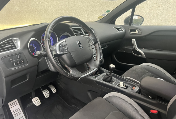 DS DS4 1.6 BlueHDi PERFORMANCE LINE 120 cv