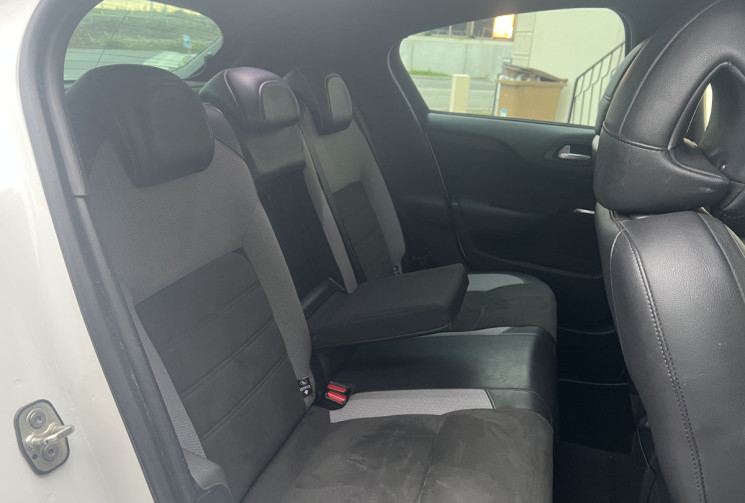 DS DS4 1.6 BlueHDi PERFORMANCE LINE 120 cv