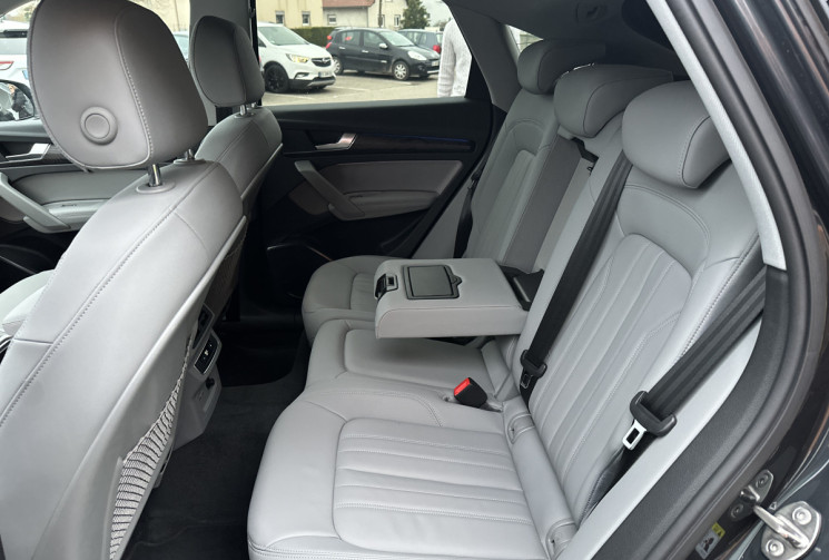 Audi Q5  50 TFSI e 299ch Avus quattro S tronic 7