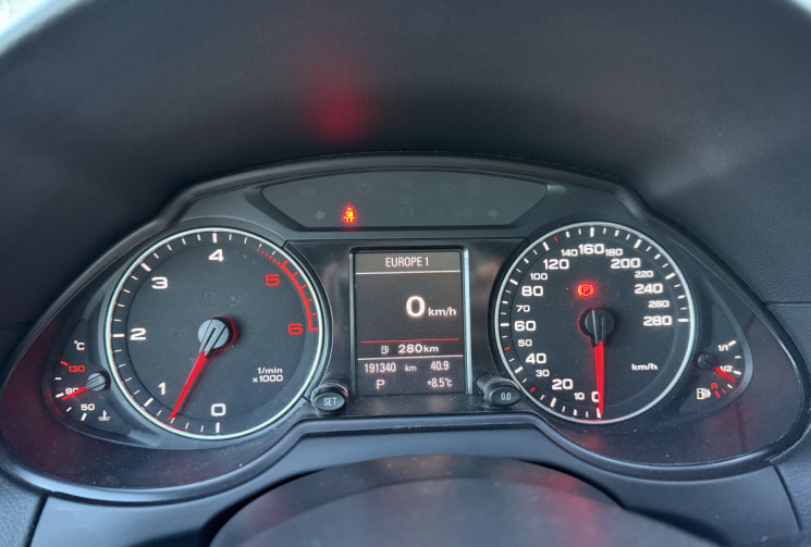 AUDI Q5 3.0 TDI V6 Quattro 239 S-LINE / DOUBLE EMBRAYAGE AUDI NEUF