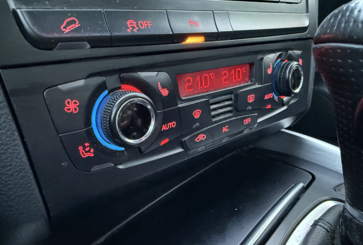 AUDI Q5 3.0 TDI V6 Quattro 239 S-LINE / DOUBLE EMBRAYAGE AUDI NEUF