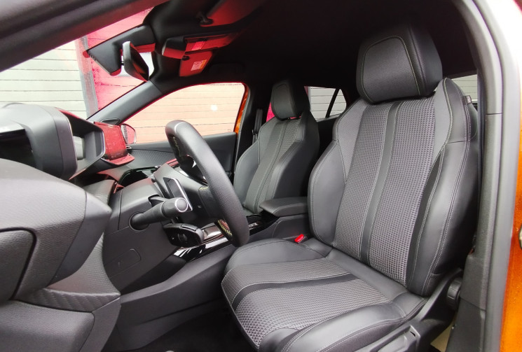 Peugeot 2008 II 1.5 BlueHDi 130 S&S GT EAT8
