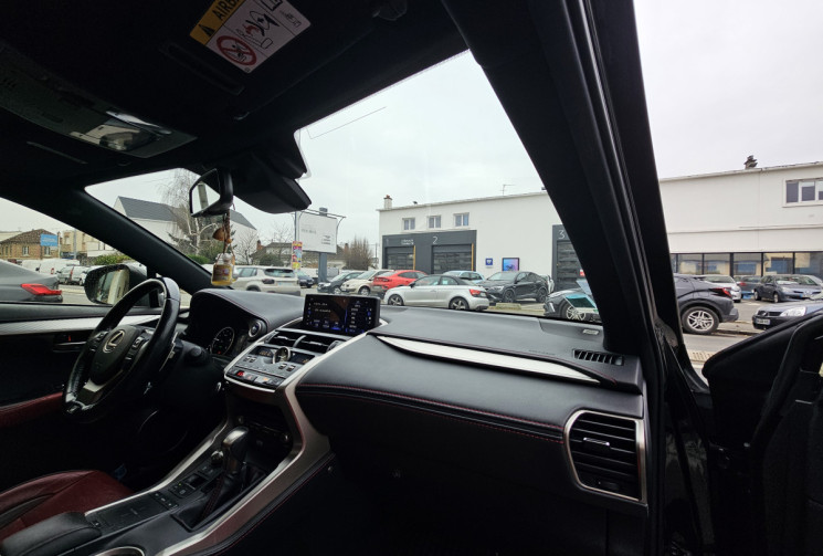 Lexus NX F Sport Executive 300h 2.5 VVT-i 16V 197 Hybrid AWD E-CVT 155 cv Boîte auto