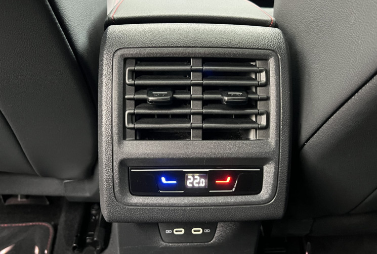 VOLKSWAGEN GOLF 2.0 TSI 300 GTI CLUBSPORT 8 DSG7 / Immat France / Toit Ouvrant / IQ Light / Caméra 
