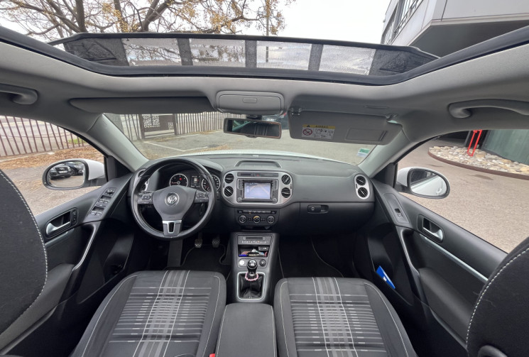 VOLKSWAGEN TIGUAN 2.0 TDI 110ch BlueMotion Technology Sportline / Entretien à jour