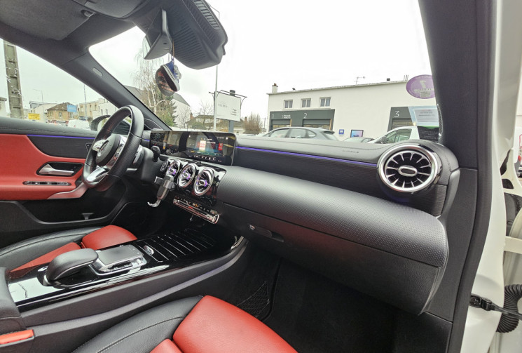 Mercedes Classe A 200 163 ch AMG Line 7G-DCT Cuir Toit ouvrant 