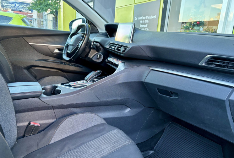 PEUGEOT 3008 1.2 PureTech 130 cv Active S&S EAT8 6cv // Peu kilométré // Courroie de distri neuve