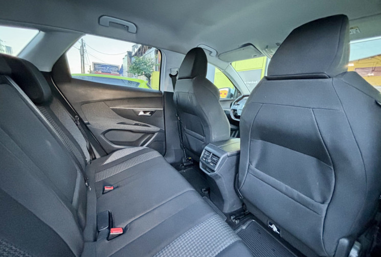 PEUGEOT 3008 1.2 PureTech 130 cv Active S&S EAT8 6cv // Peu kilométré // Courroie de distri neuve