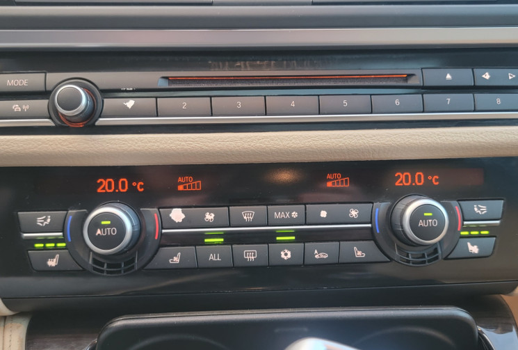BMW SERIE 5 (F10) Berline 528i 3.0 258 CV LUXE