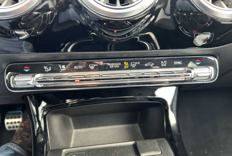 Mercedes CLA 180 AMG Line 136 cv