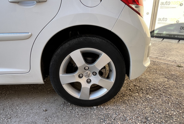 Peugeot 207 1.6 VTi ALLURE 120 ch / CT VIERGE / 100200KM