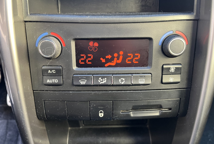 Peugeot 207 1.6 VTi ALLURE 120 ch / CT VIERGE / 100200KM