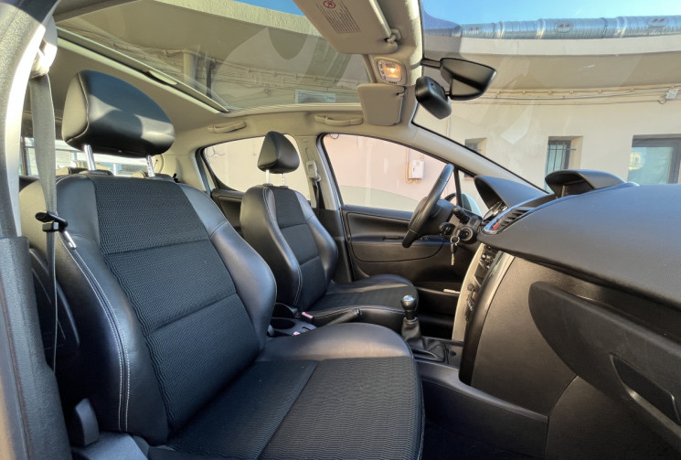 Peugeot 207 1.6 VTi ALLURE 120 ch / CT VIERGE / 100200KM