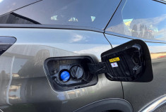 PEUGEOT 3008 II BOITE AUTO 1.5 HDI 130CV EAT8 ALLURE  (GPS - CAMERA - CARPLAY) - GARANTIE 12 MOIS
