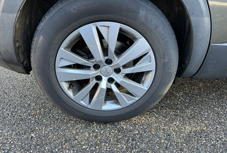 Peugeot 5008 1.5 BlueHDi 130 ch Active Business EAT8 1ere main / tva récupérable / 100% du suivi