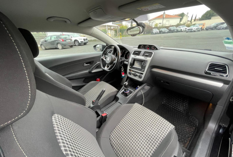 VOLKSWAGEN SCIROCCO 1.4 TSI 125 R-LINE PHASE 2 - TRES BON ETAT - GARANTIE 12 MOIS