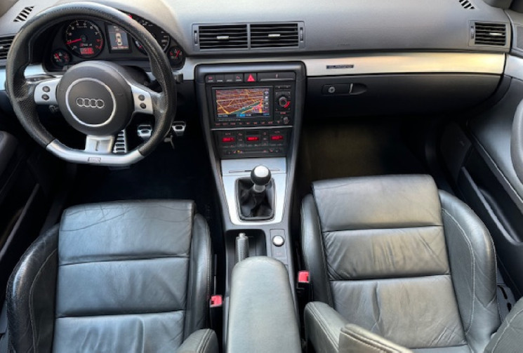 AUDI RS4 full black sedan B7 4.2 fsi 420 cv origine FRANCE / SIEGES F1 / XENON / BOSE / GPS / 