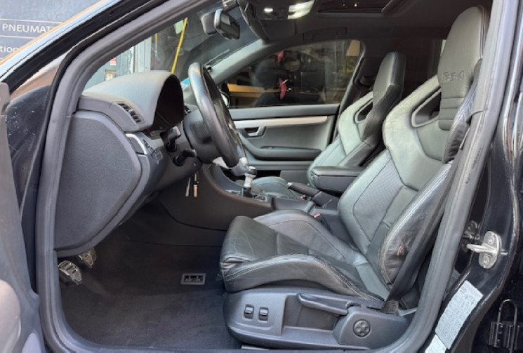 AUDI RS4 full black sedan B7 4.2 fsi 420 cv origine FRANCE / SIEGES F1 / XENON / BOSE / GPS / 