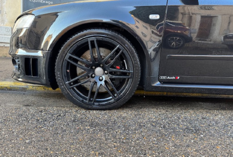 AUDI RS4 full black sedan B7 4.2 fsi 420 cv origine FRANCE / SIEGES F1 / XENON / BOSE / GPS / 