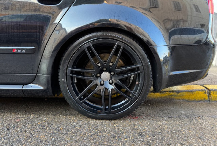 AUDI RS4 full black sedan B7 4.2 fsi 420 cv origine FRANCE / SIEGES F1 / XENON / BOSE / GPS / 