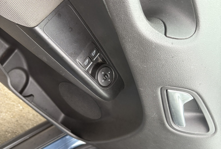 FORD Tourneo Courier 1.5 TDCI 100 BV6 S&S AMBIENTE
