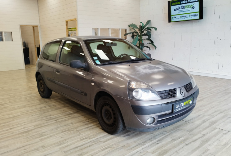 Renault Clio II 3 Portes Phase 2 1.5 dCi 65 cv AUTHENTIQUE 